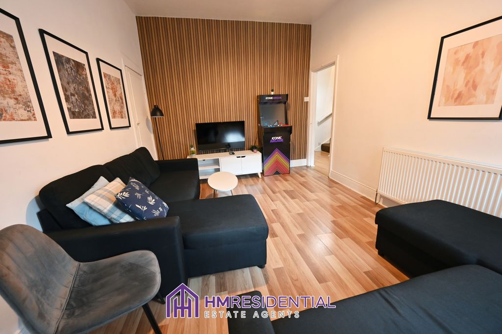 Property photo 3 of 10 Gallery