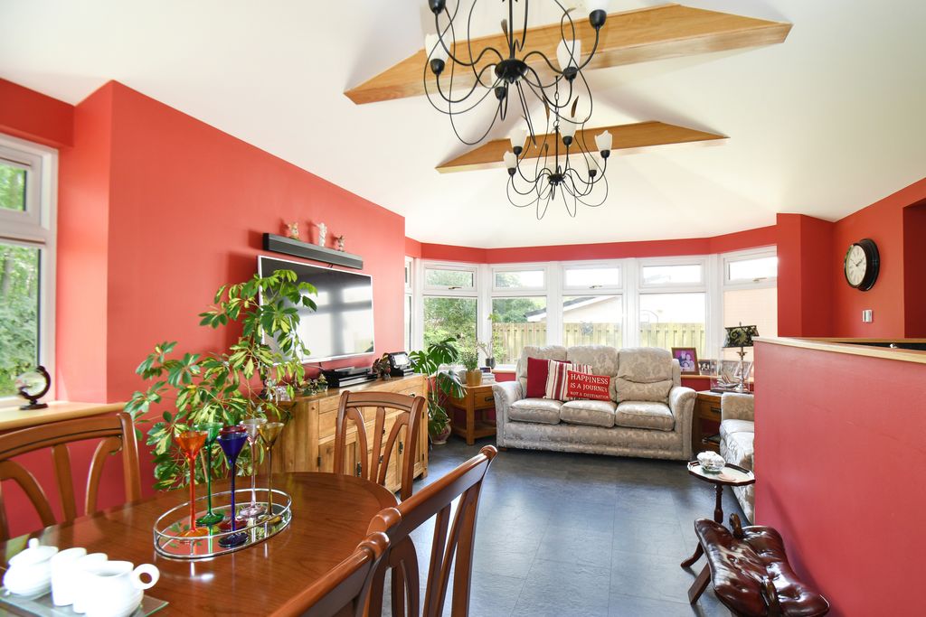 Property photo 3 of 34 Family Dining Kitchen
