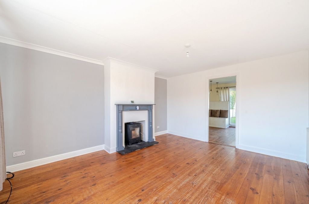 Property photo 3 of 19 Ewemove Harrogate Living Room