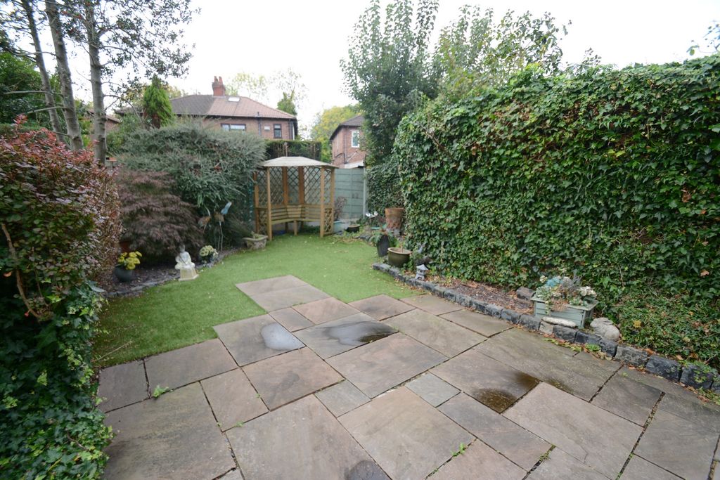 Property photo 3 of 14 Garden