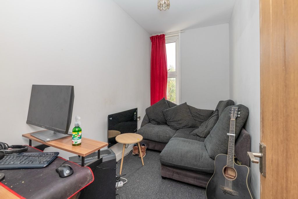 Property photo 2 of 48