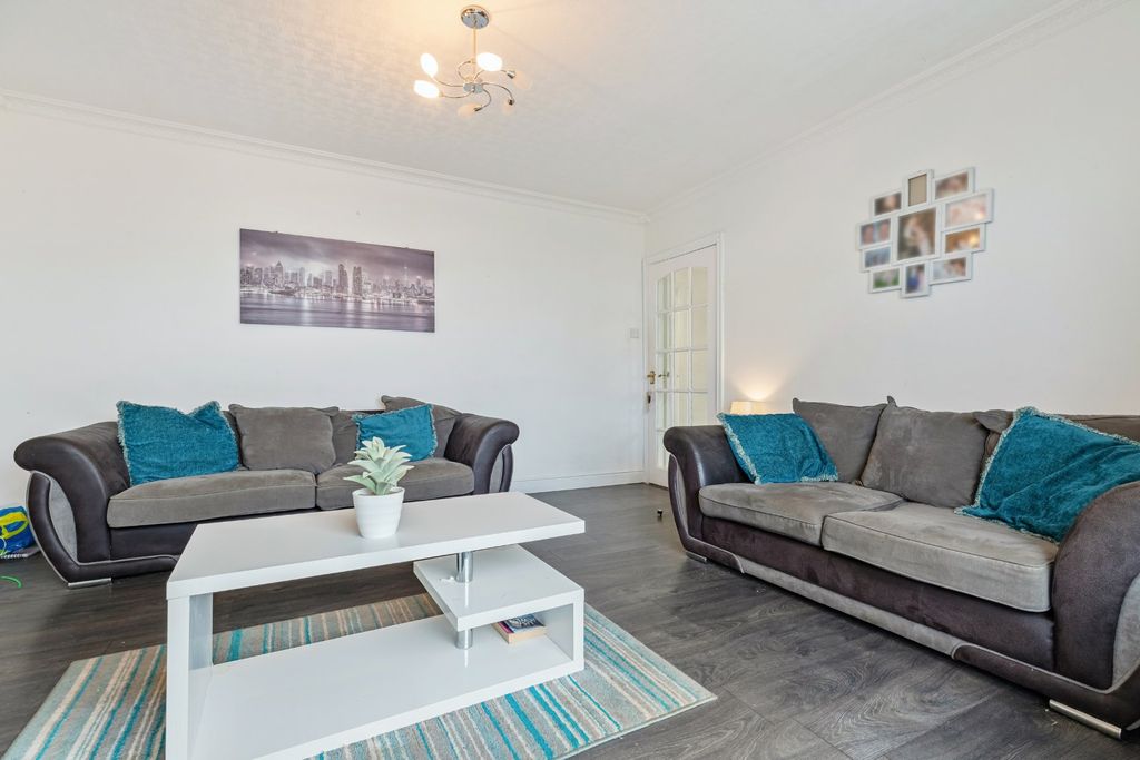 Property photo 3 of 28 Picture No. 53