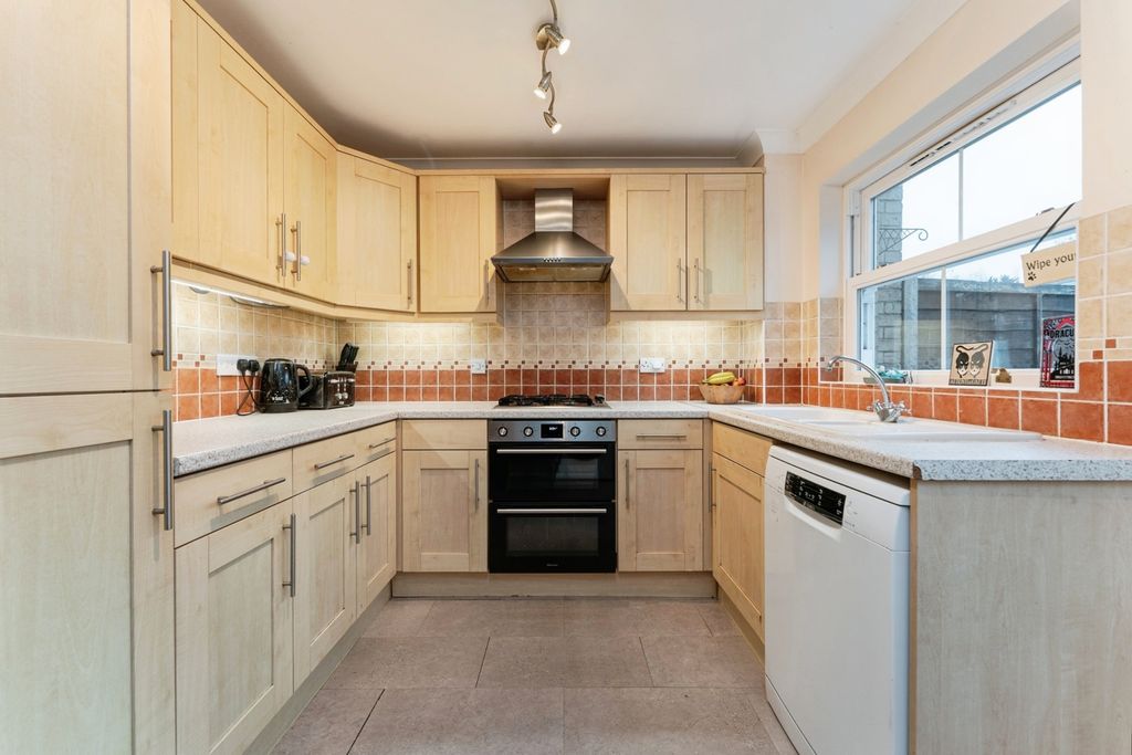 Property photo 2 of 17 Photo