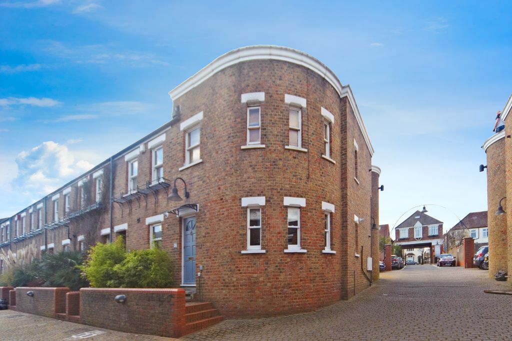 Property photo 1 of 14