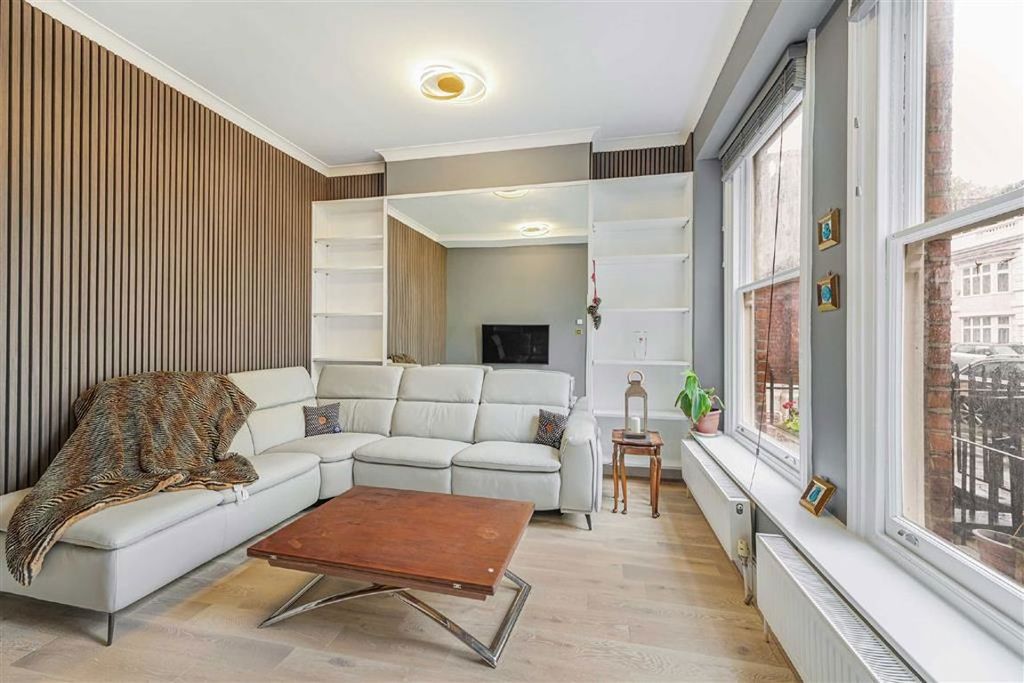 Property photo 2 of 9