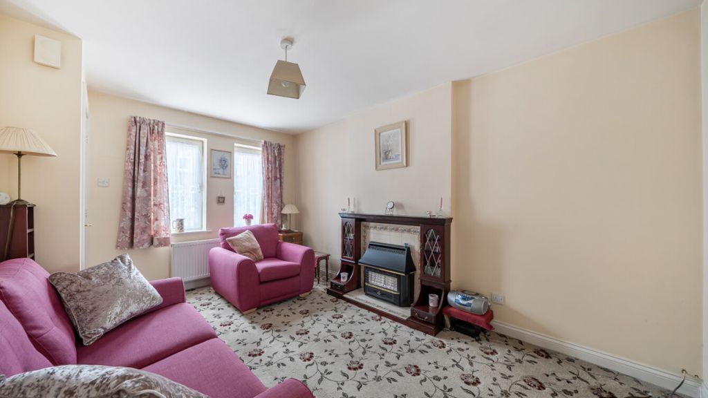 Property photo 2 of 22