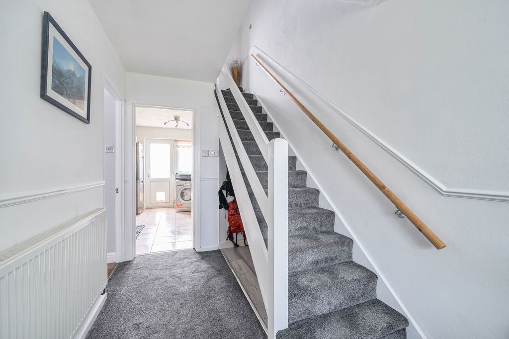 Property photo 2 of 21