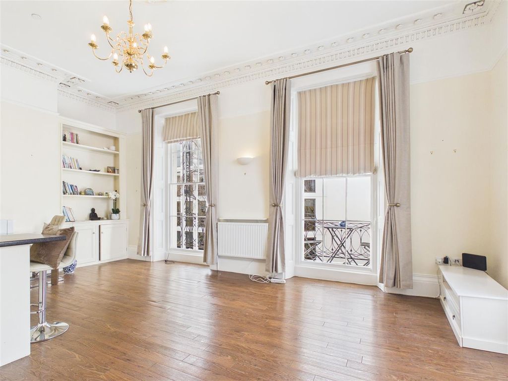 Property photo 3 of 14 1-Bed-Central-Cheltenham1.Jpg