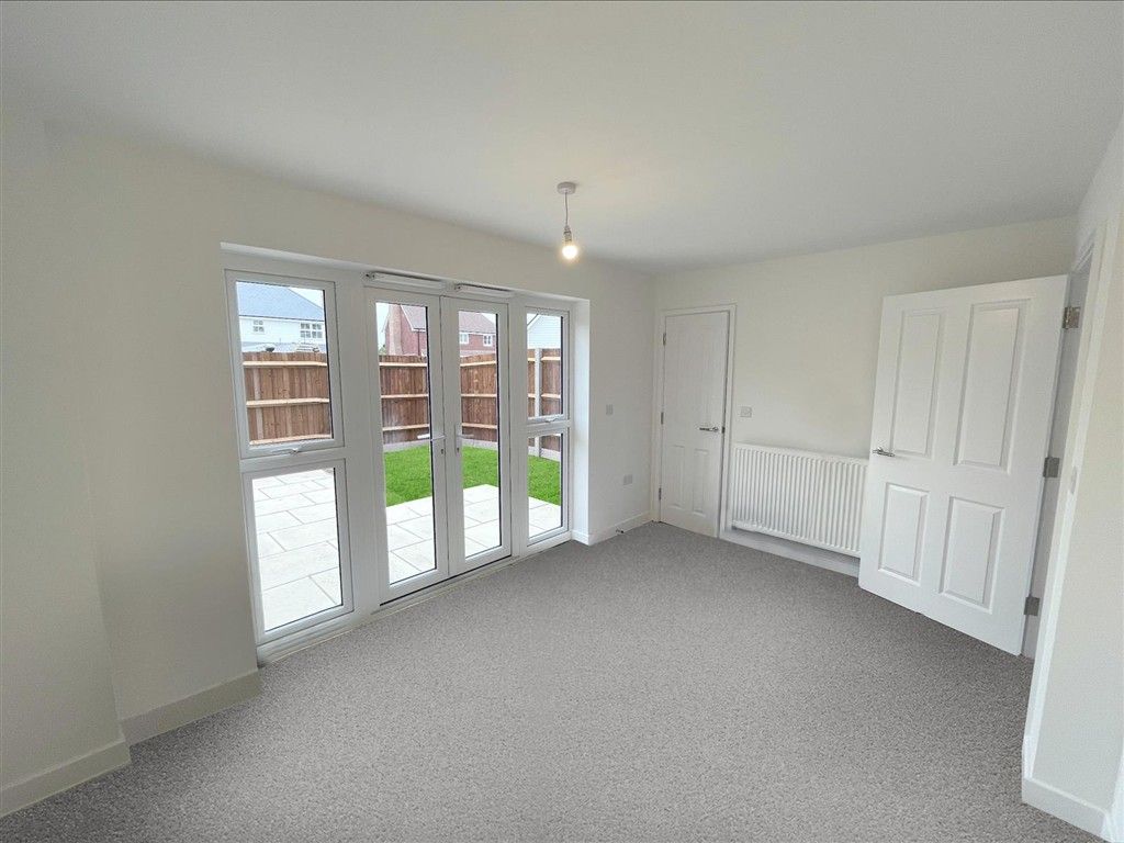 Property photo 2 of 9 Lounge