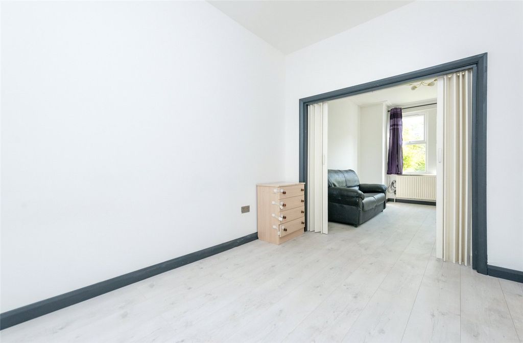 Property photo 3 of 15 Picture No. 21