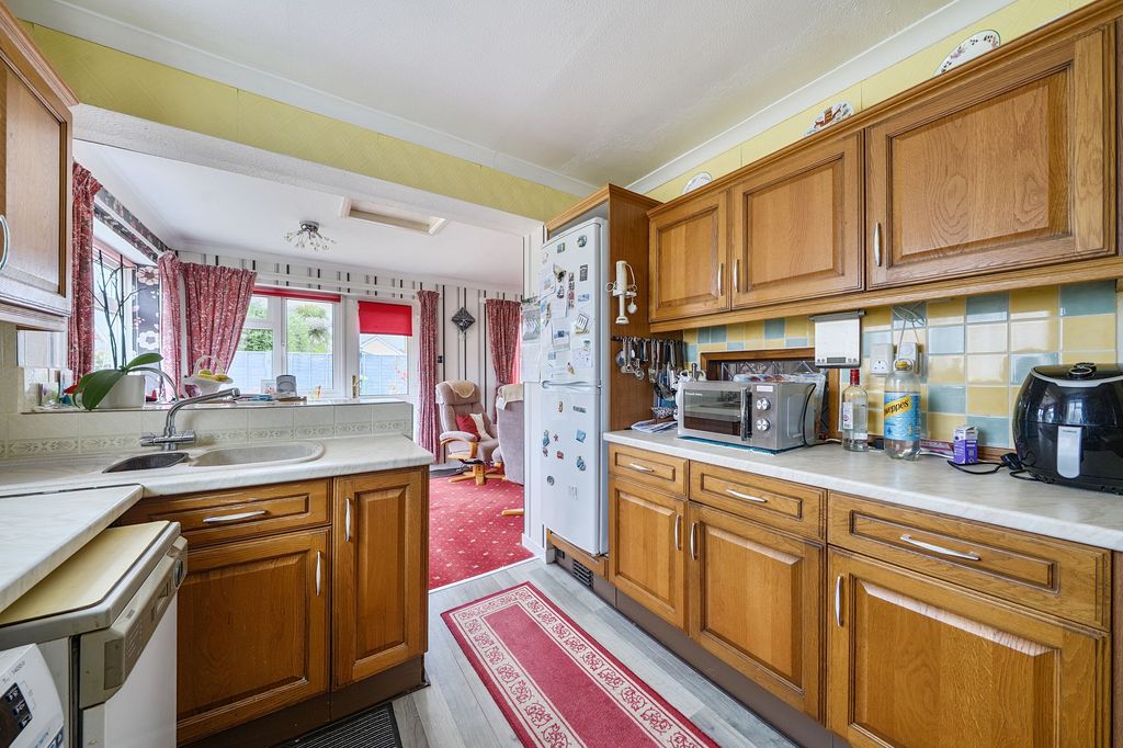 Property photo 3 of 22 Kitchen