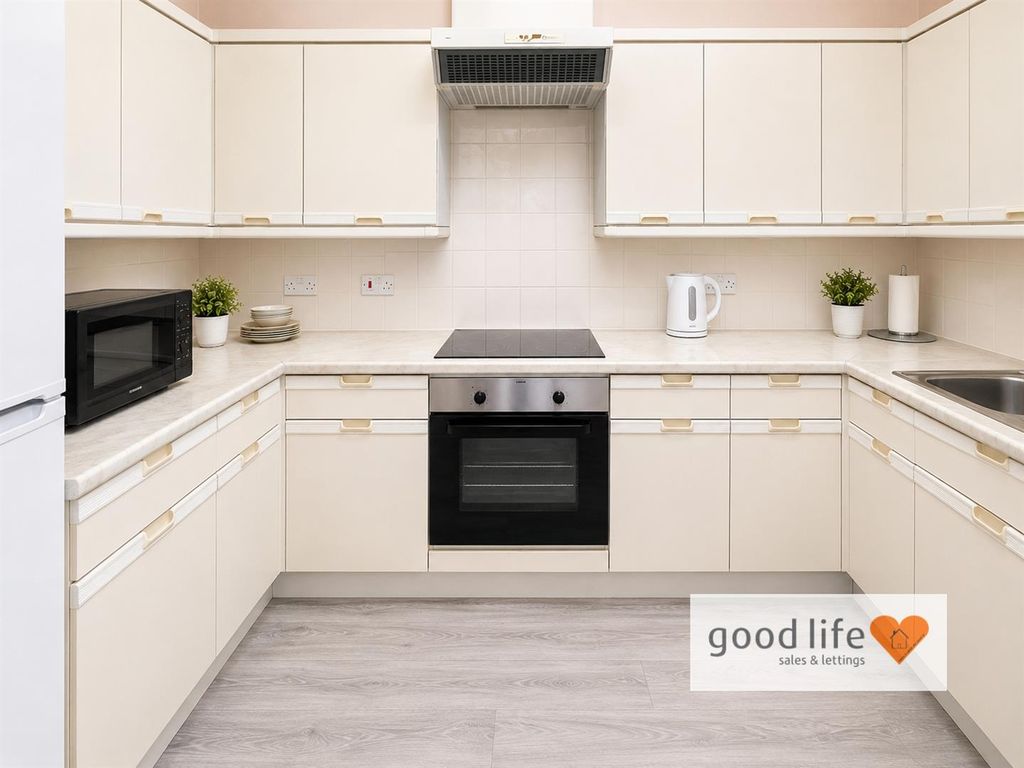 Property photo 3 of 15 20260617_230403770_Ios51 Beechholme.Jpg
