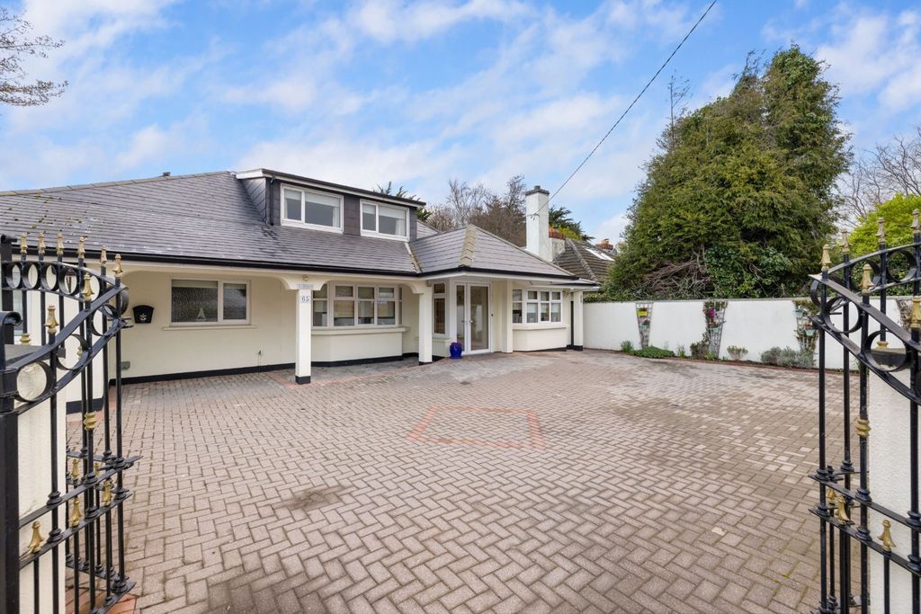 Property photo 2 of 32 Picture No. 40