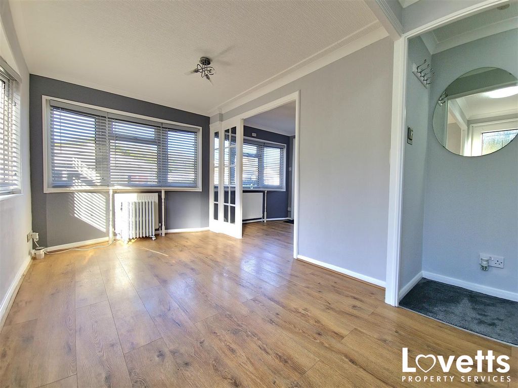 Property photo 3 of 10 Living Room