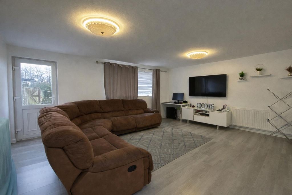 Property photo 2 of 8 4Ada2A3C-1217-4492-8742-0D329B6B842C.Png