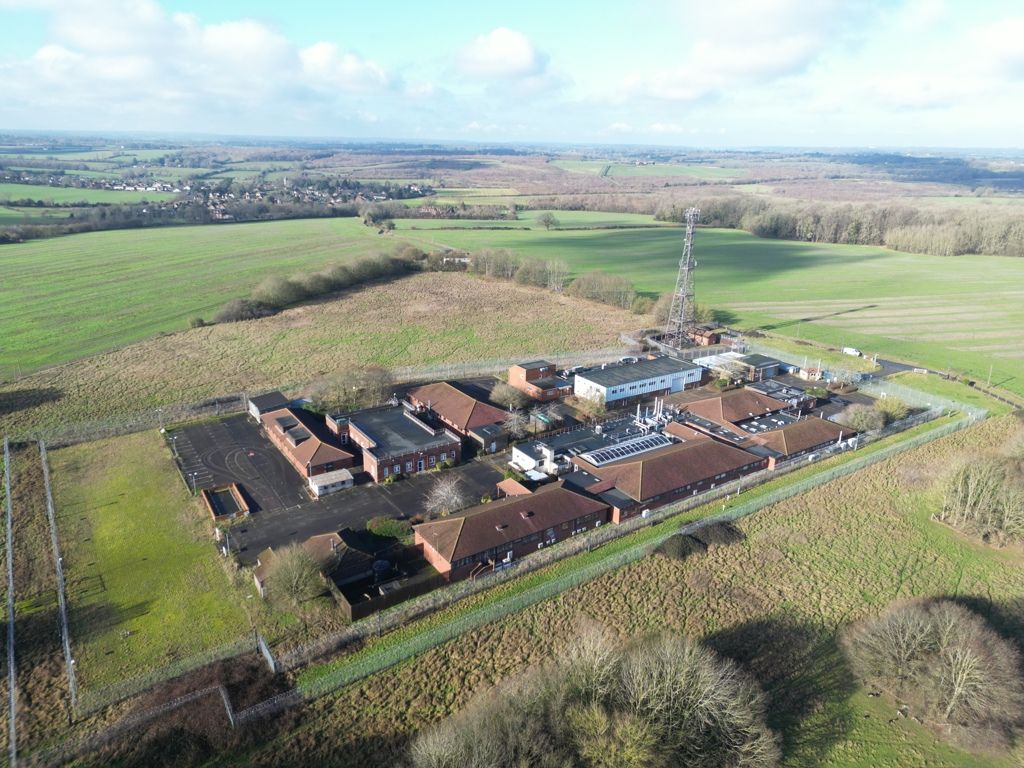 Property photo 3 of 7 Photo 2