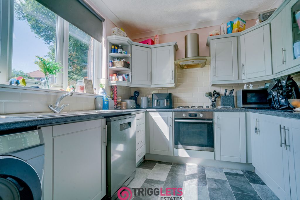 Property photo 3 of 26