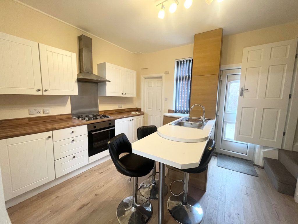 Property photo 2 of 12 Picture No. 37