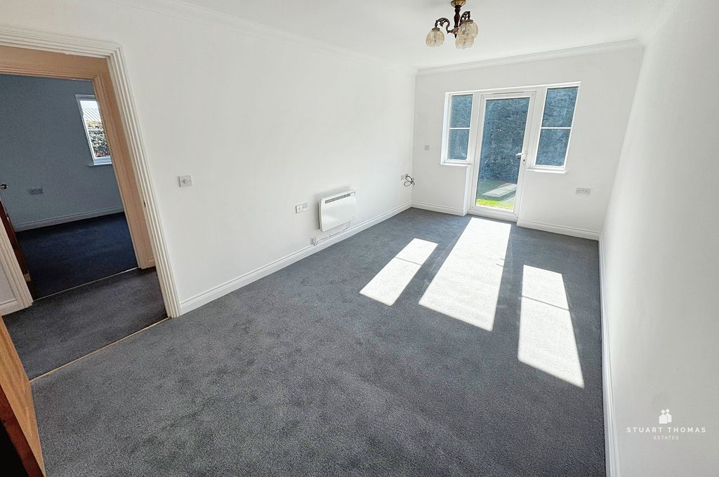 Property photo 3 of 17 11-2