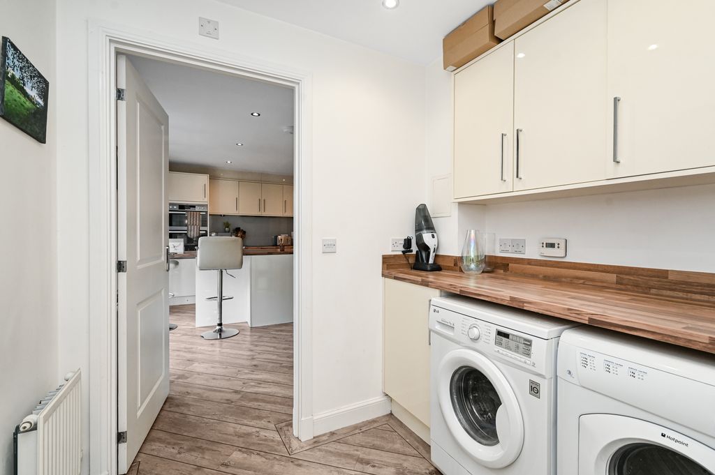 Additional image 7 of 4 bed detached house for sale30 Clippens Drive, Burdiehouse, Edinburgh EH17