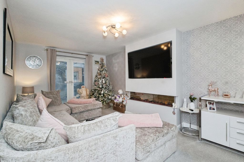 Property photo 3 of 19 Pbox-Img.Jpg