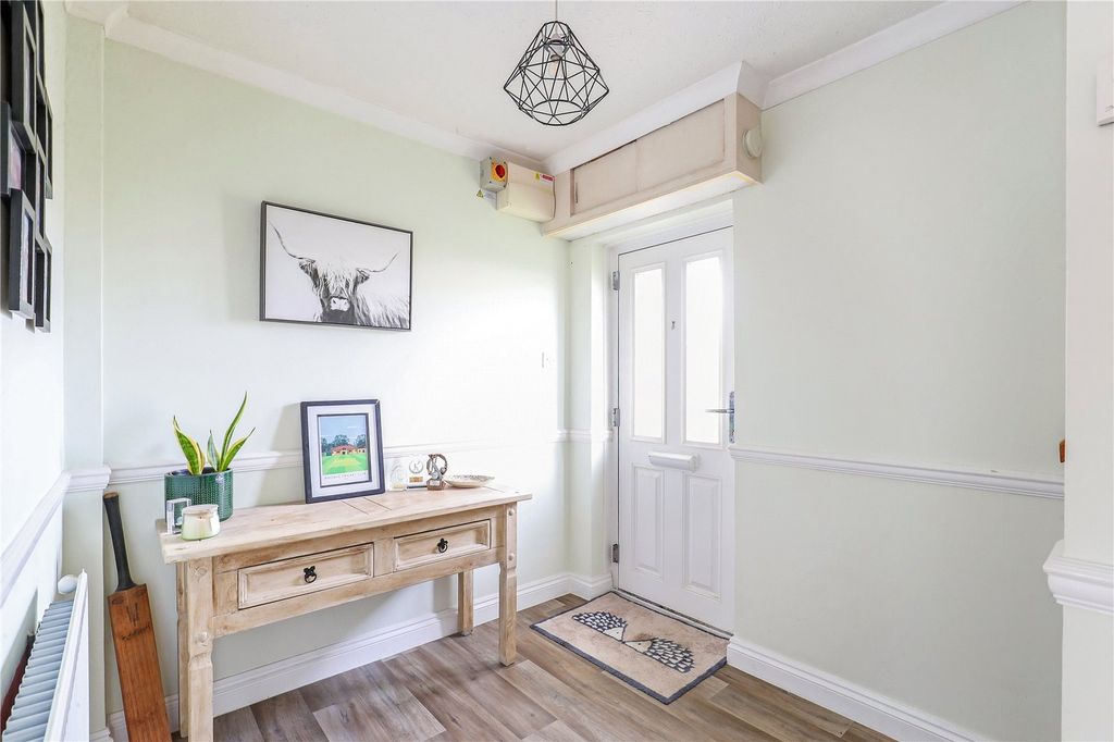 Property photo 2 of 22 Picture No. 15