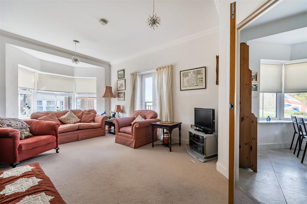 Additional image 6 of 2 bed flat for saleKing George's Drive, Liphook GU30