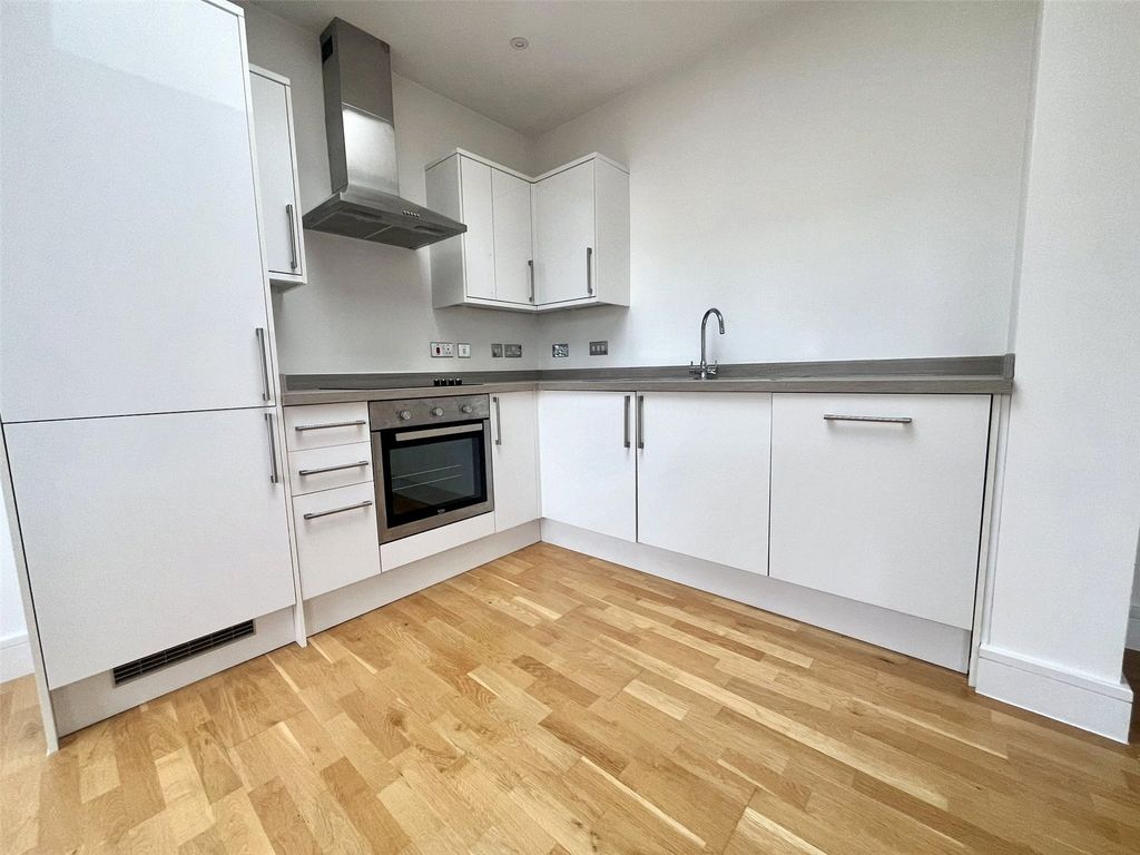 Property photo 2 of 11 Picture No. 23