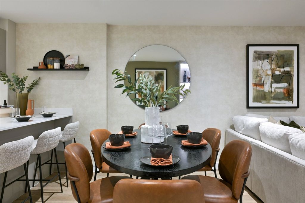 Property photo 3 of 11 Show Home