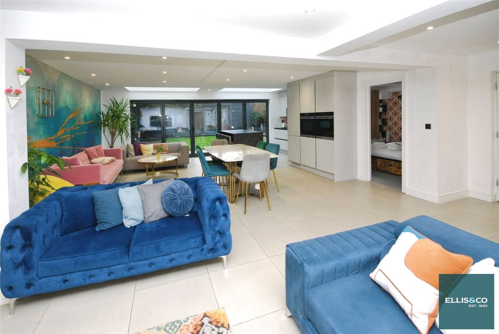 Property photo 1 of 12 Picture No. 04