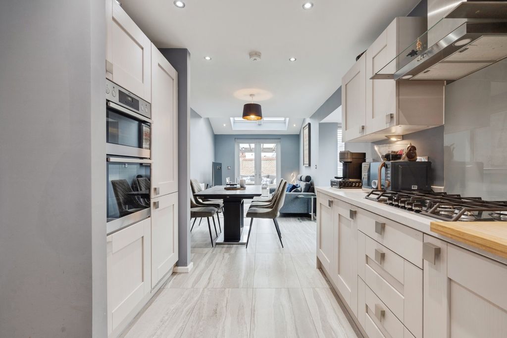 Property photo 2 of 17 Kitchen