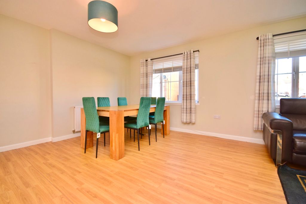 Property photo 3 of 25