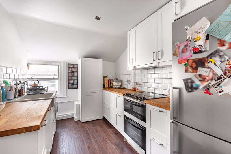 Property photo 3 of 10 Kitchen