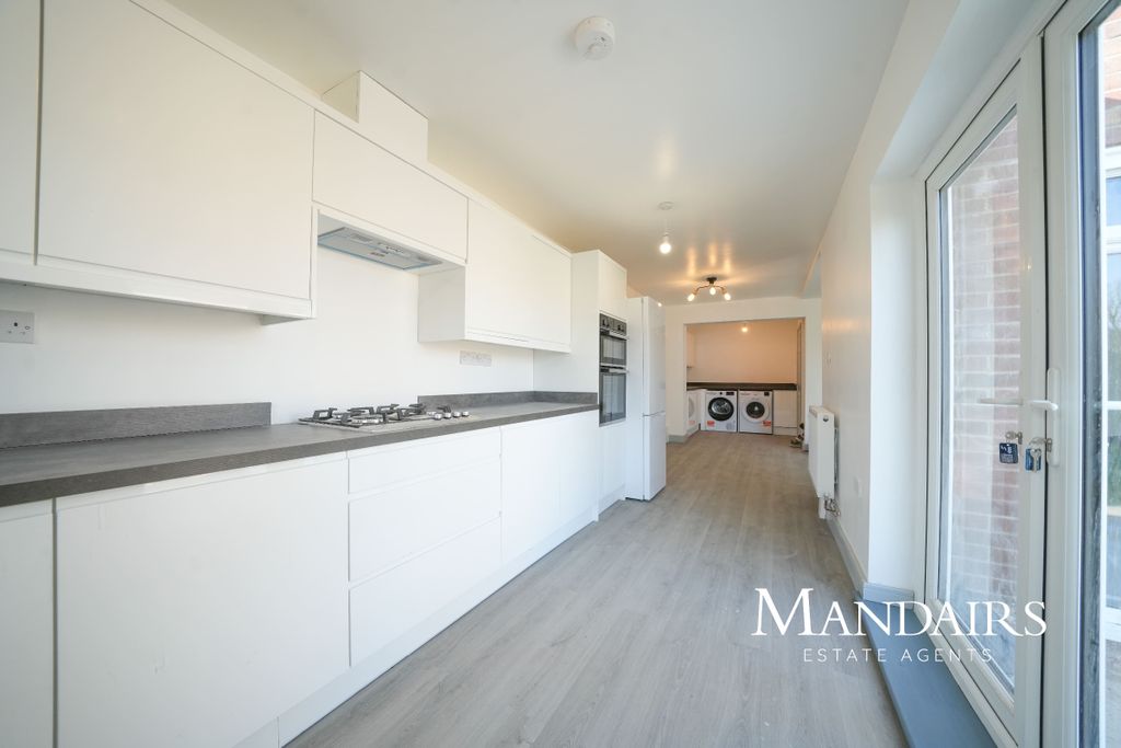 Property photo 2 of 26