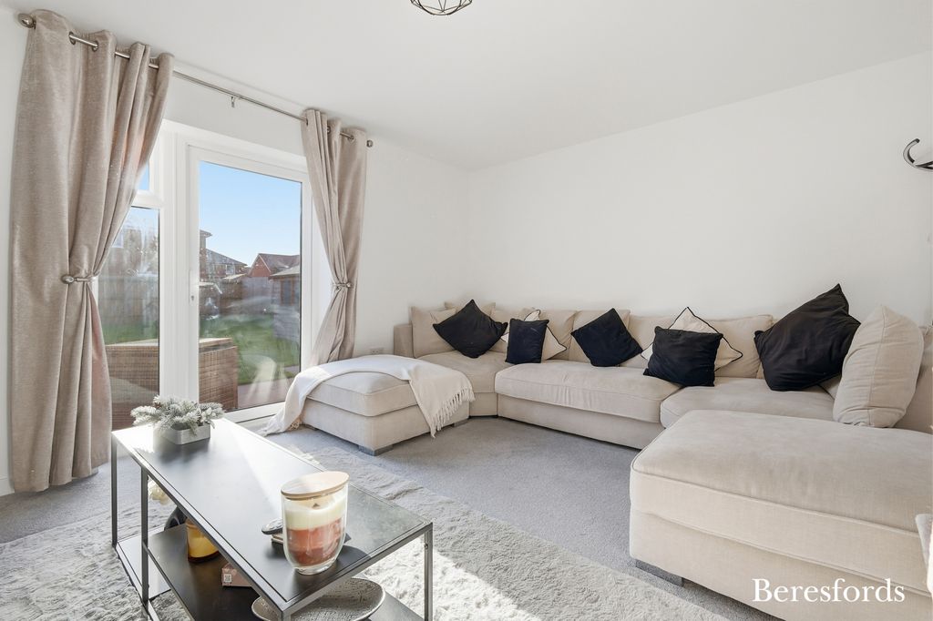 Property photo 3 of 24 Picture No. 12