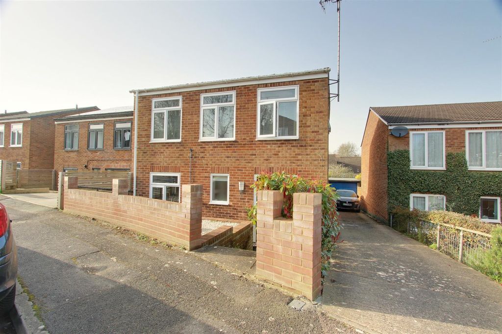 Property photo 1 of 18 Img_2900-Img_2902 F1.Jpg