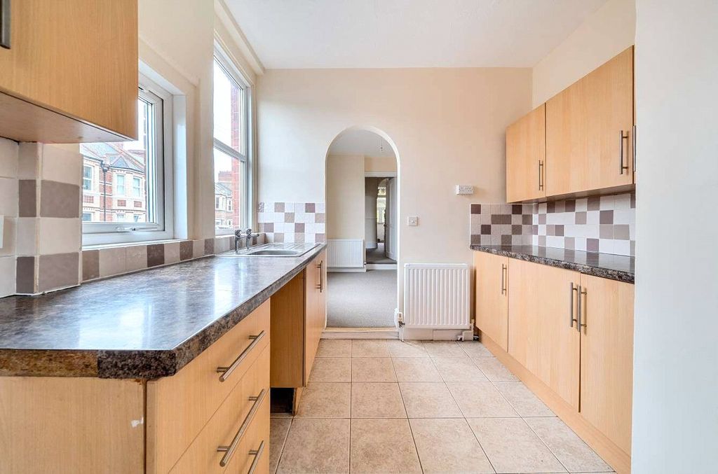 Property photo 3 of 24 Kitchen