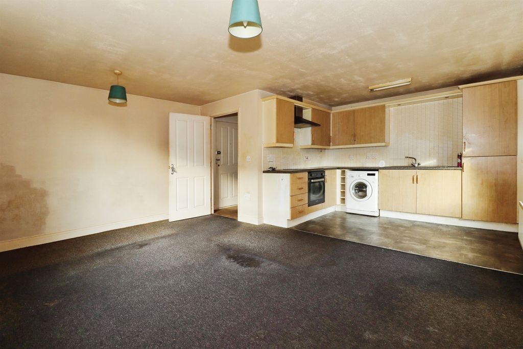 Property photo 2 of 12