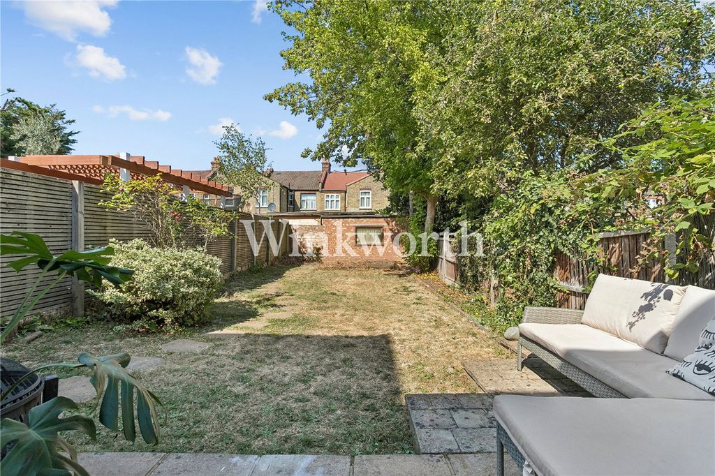 Property photo 3 of 14 Picture No. 12