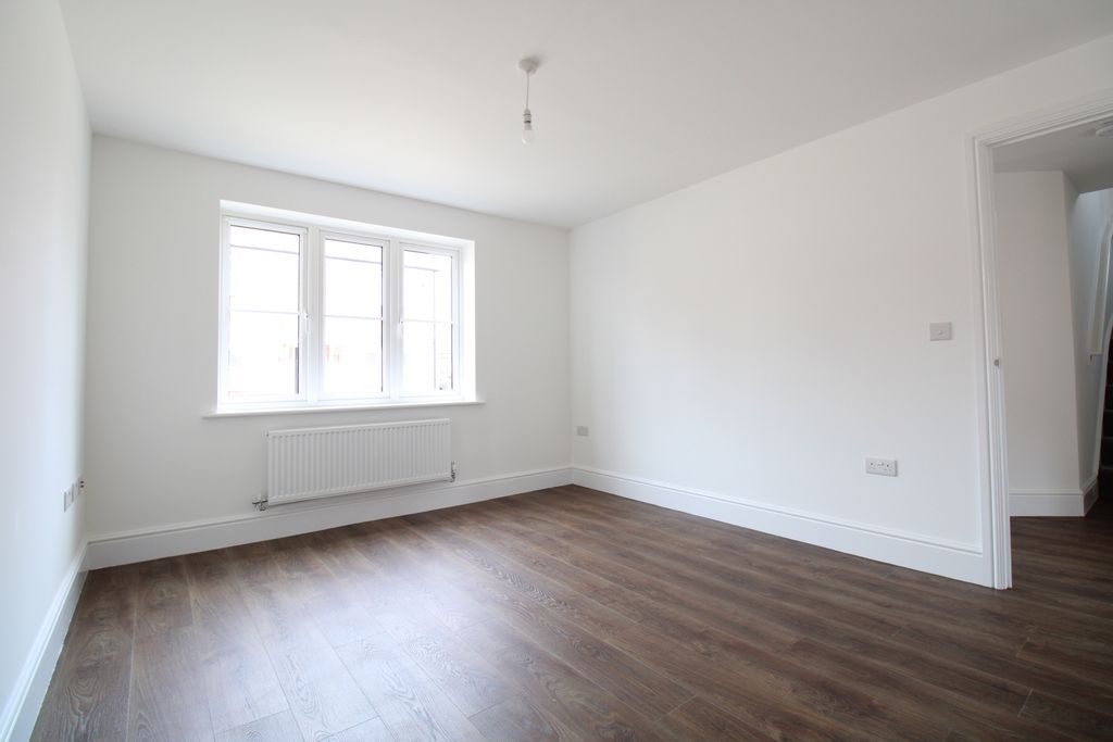 Property photo 3 of 18 Img_5347