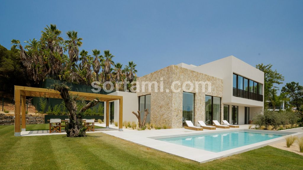 Property photo 1 of 42