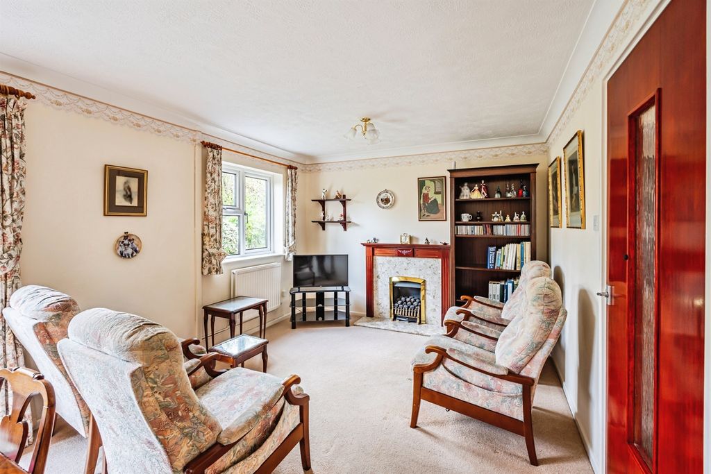 Property photo 2 of 17