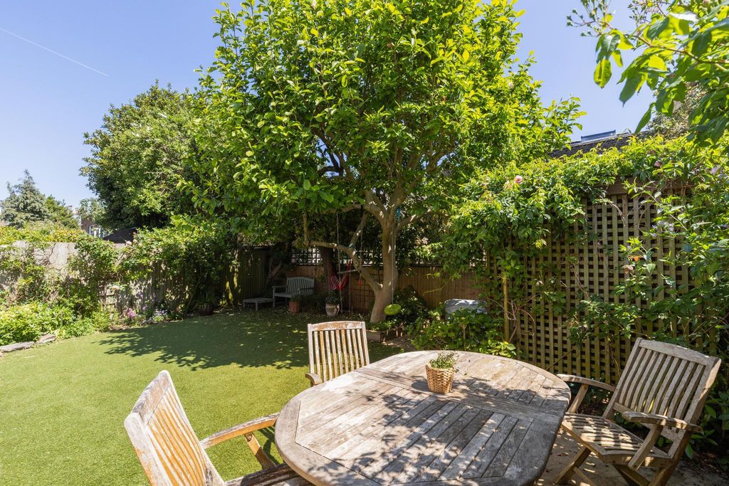 Property photo 2 of 22 Image