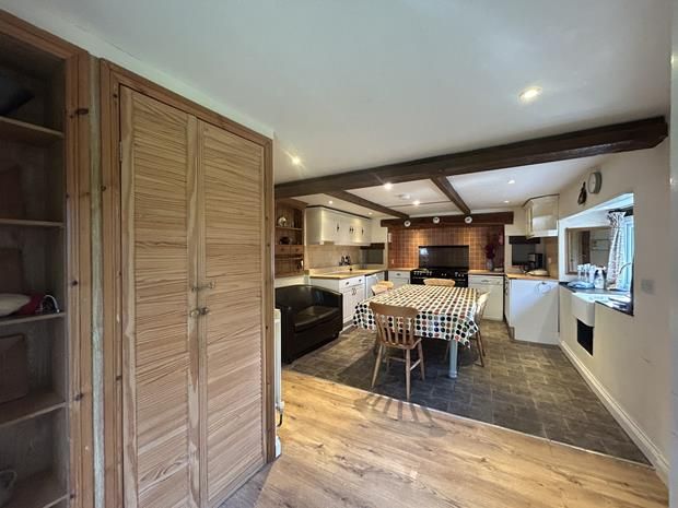 Property photo 3 of 20 Kitchen 3