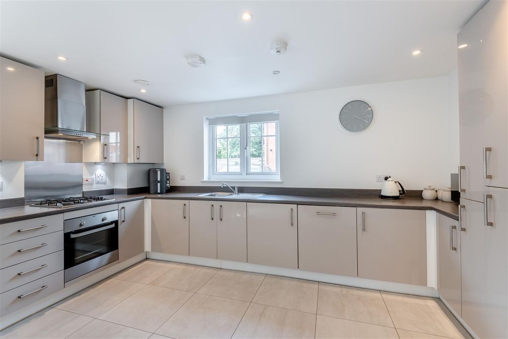 Property photo 3 of 12 8659086-Interior12.Jpg