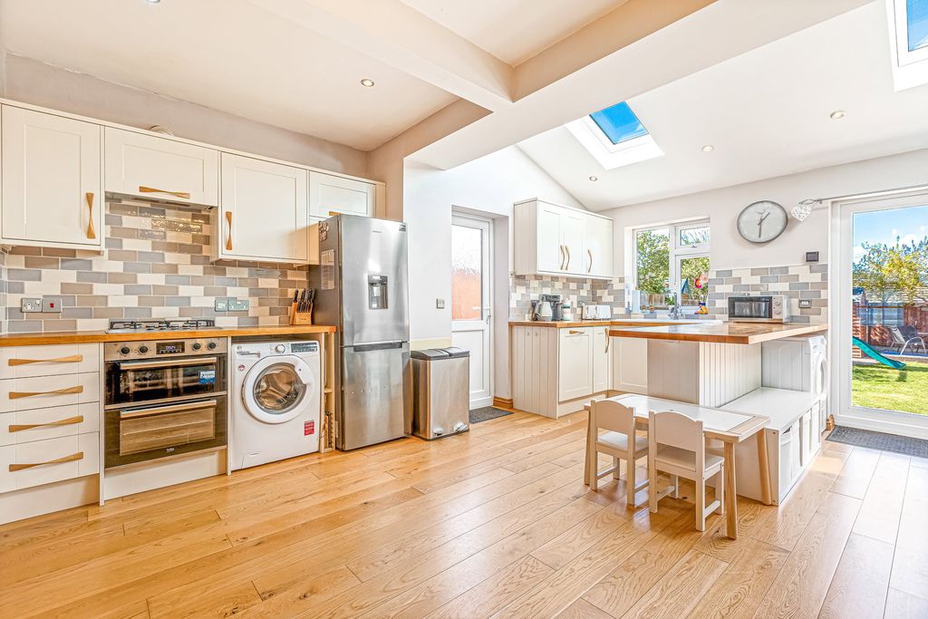 Property photo 2 of 19