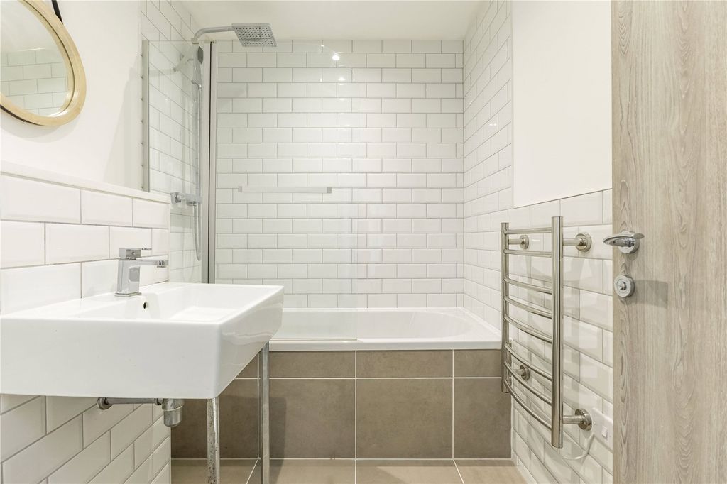 Property photo 3 of 13 Bathroom