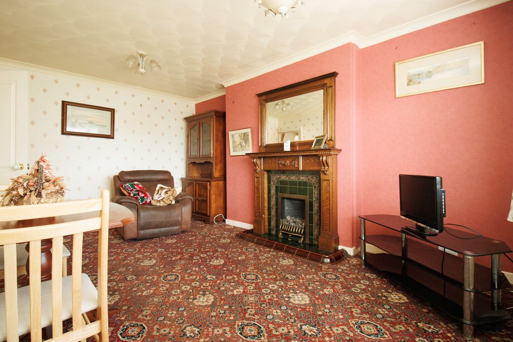 Property photo 2 of 22