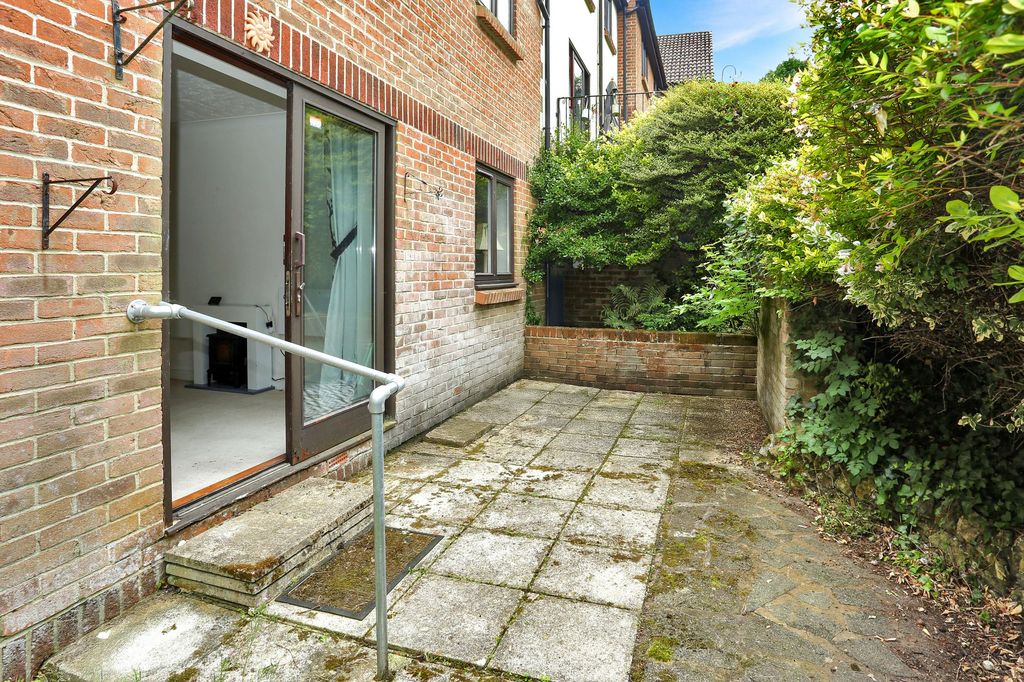 Property photo 3 of 12