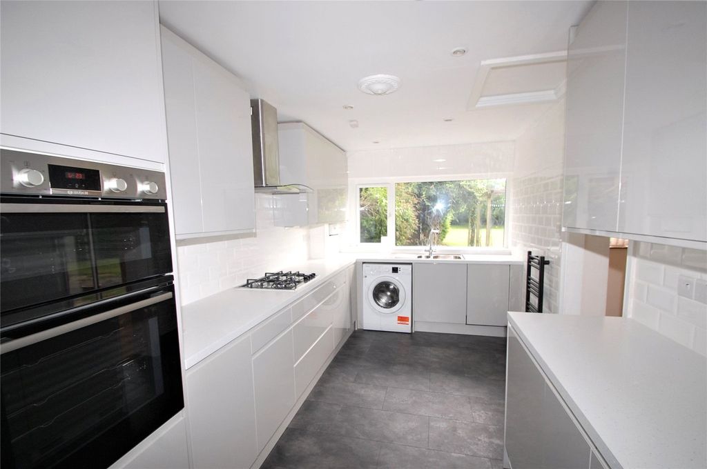 Property photo 2 of 12 Picture No. 11